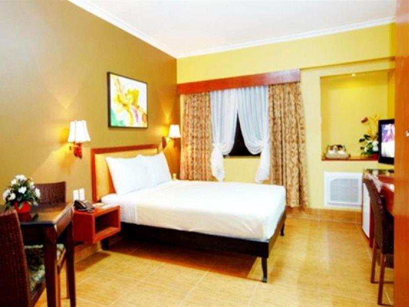 Pamulinawen Hotel Laoag Ngoại thất bức ảnh