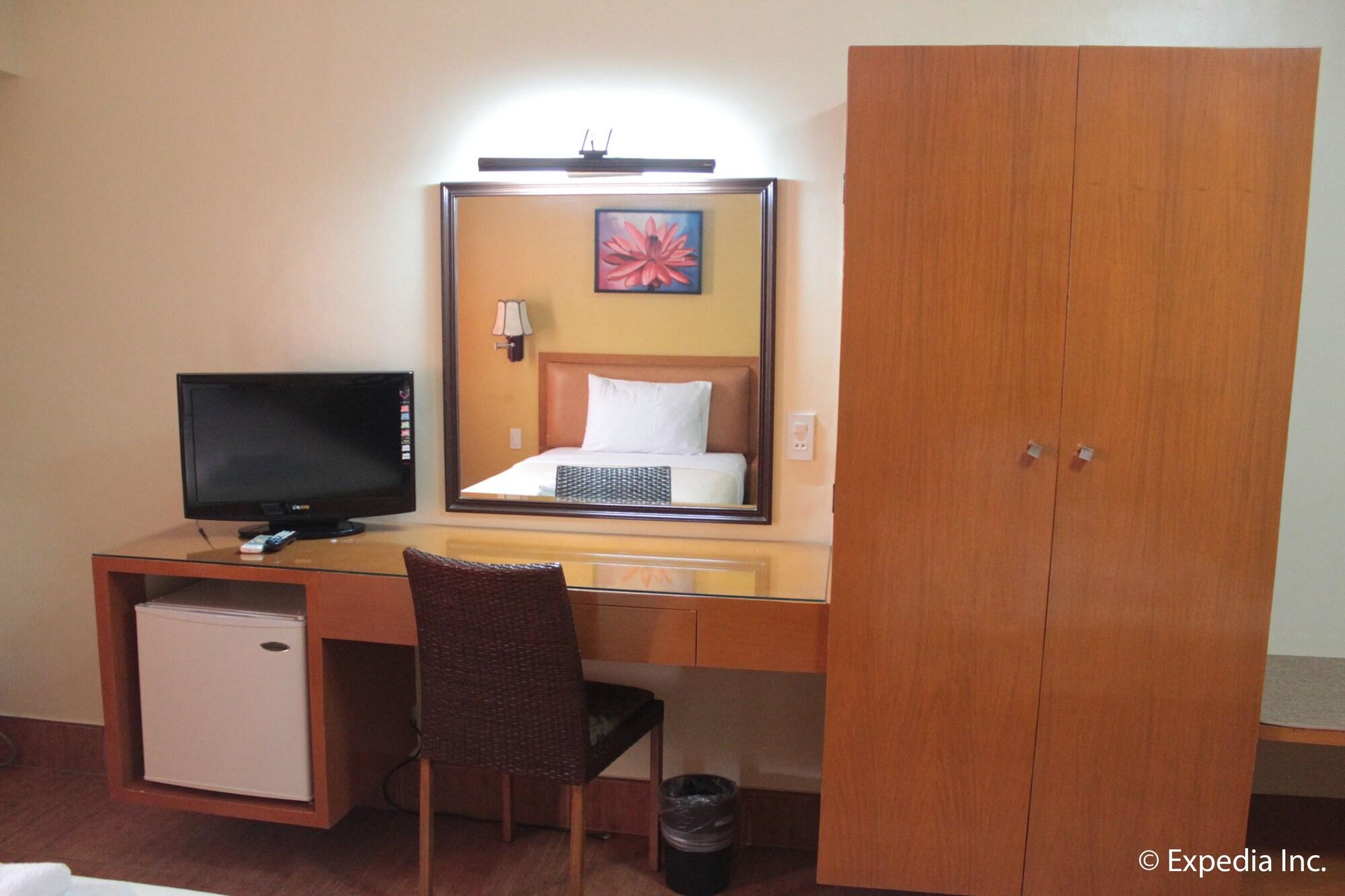 Pamulinawen Hotel Laoag Ngoại thất bức ảnh