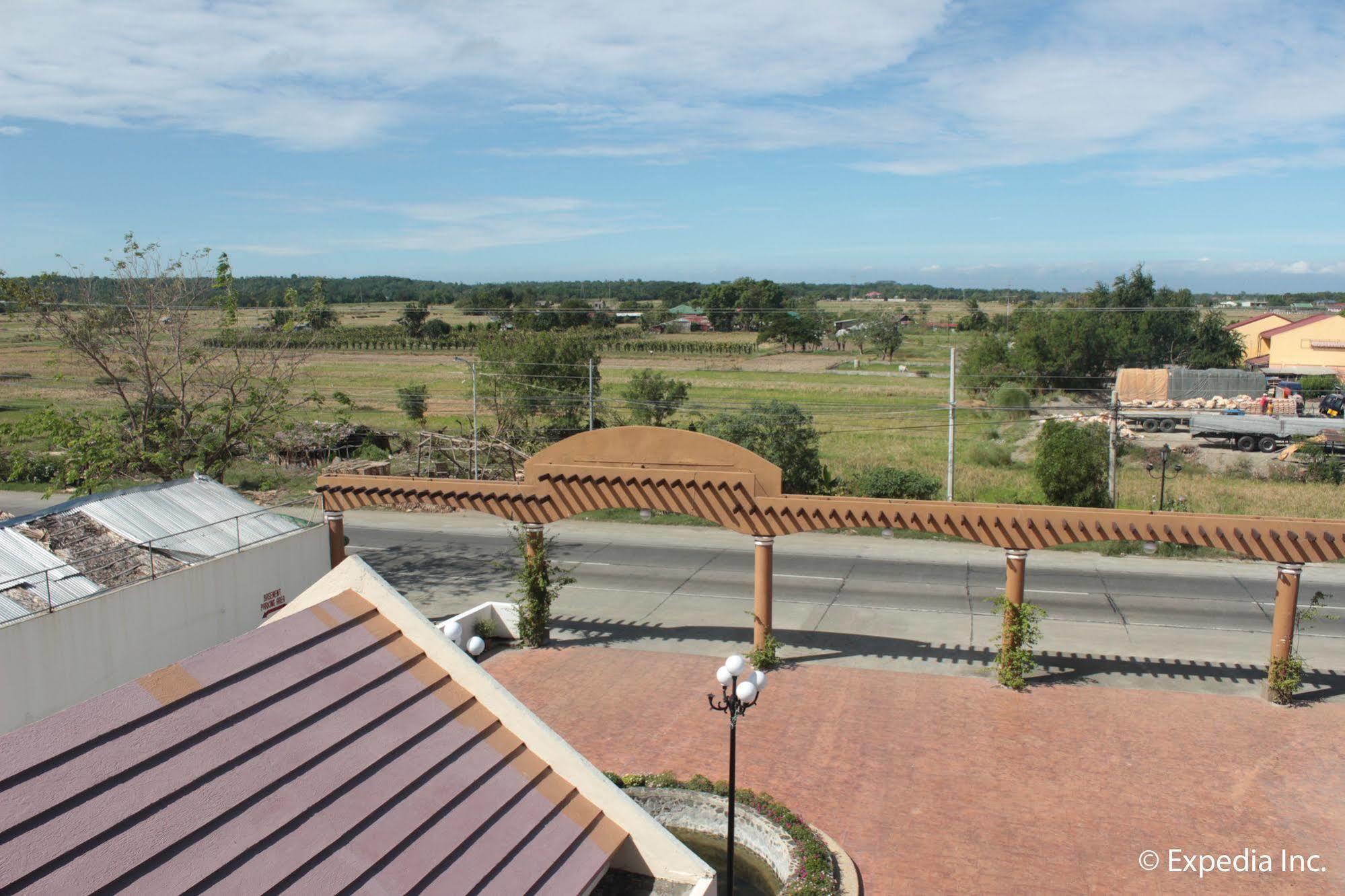 Pamulinawen Hotel Laoag Ngoại thất bức ảnh